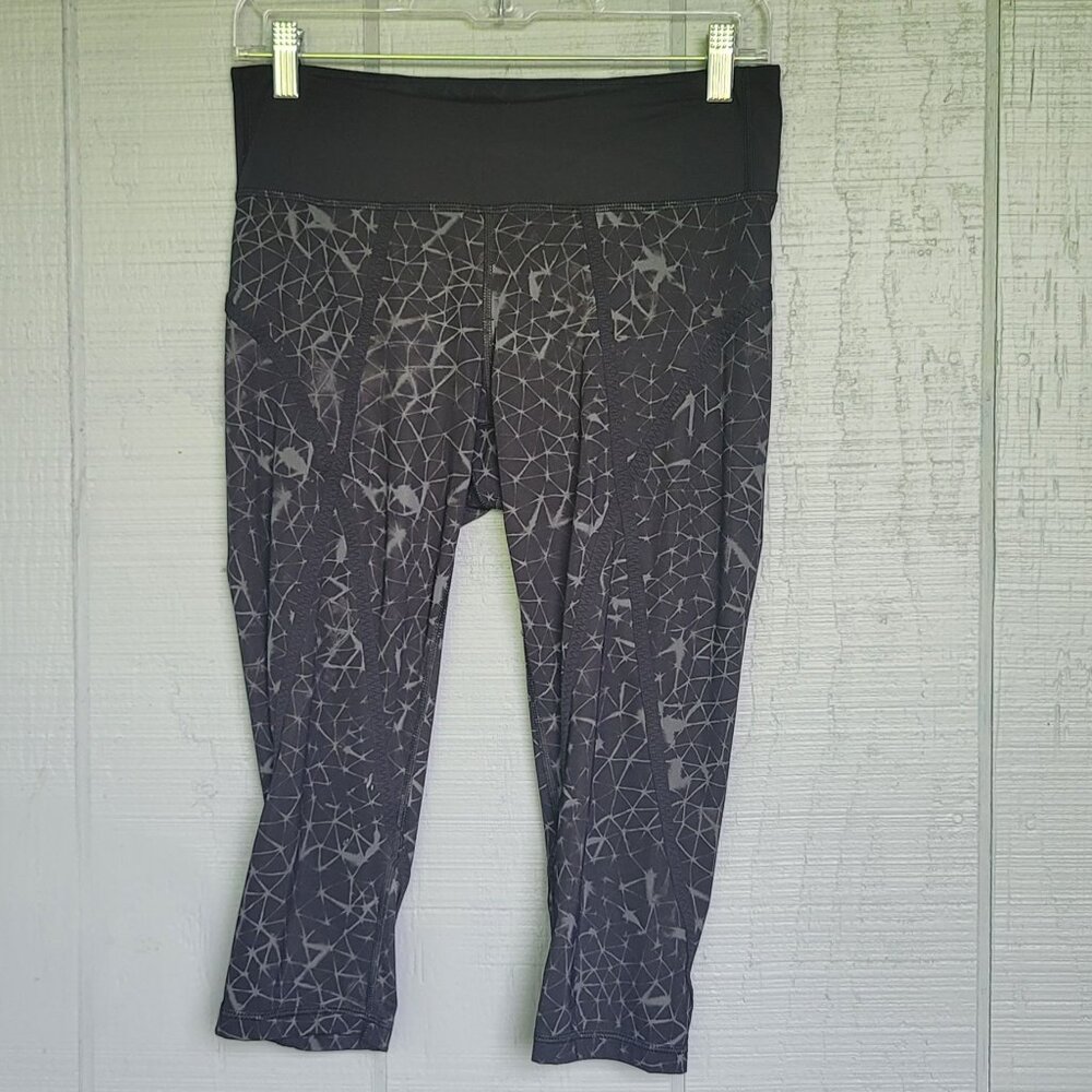 Lululemon Pedal Pace Cropped Leggings. Size 8